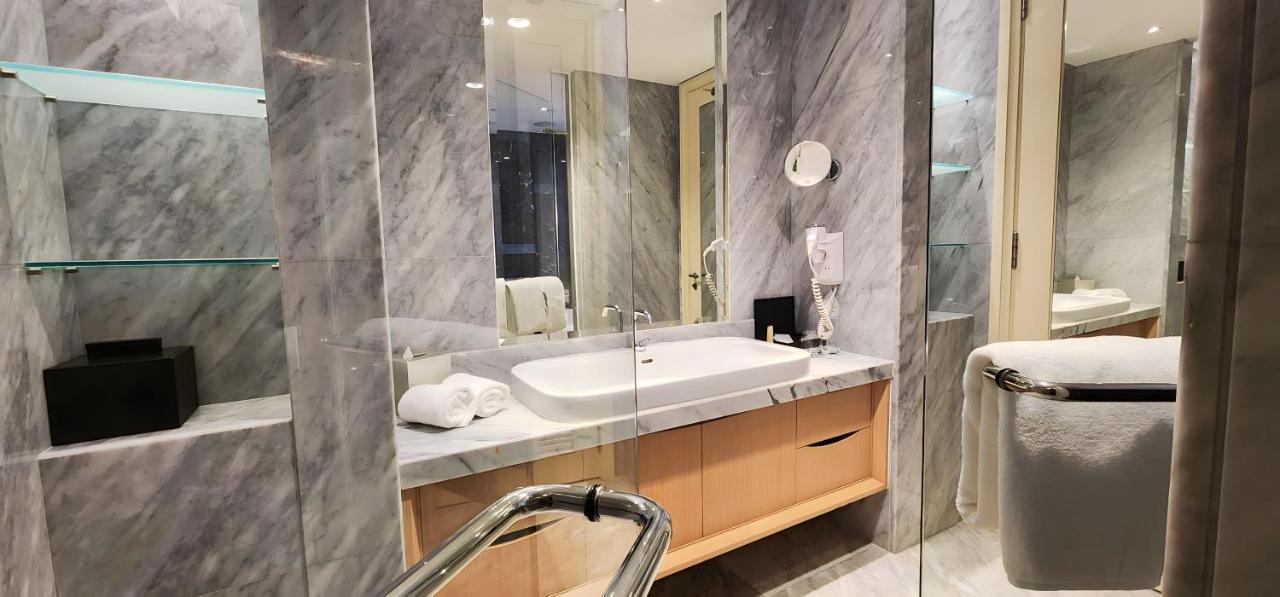 Ascott Raffles Place Singapur Exterior foto Bathroom