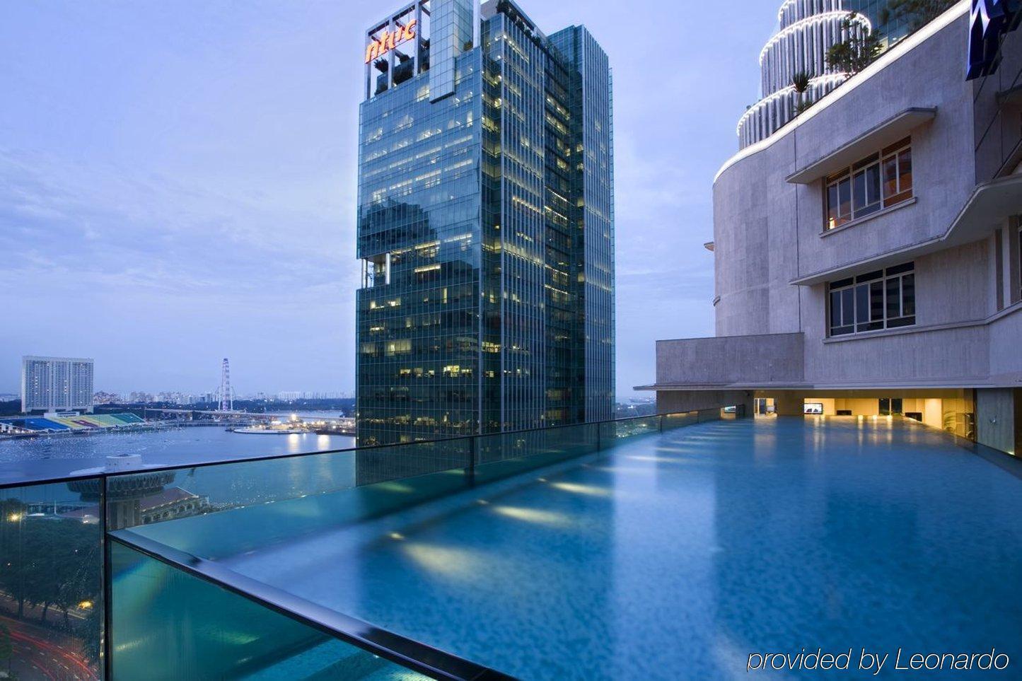 Ascott Raffles Place Singapur Exterior foto The pool at the M on Marymount
